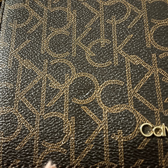 Calvin Klein Crossbody - Picture 9 of 9